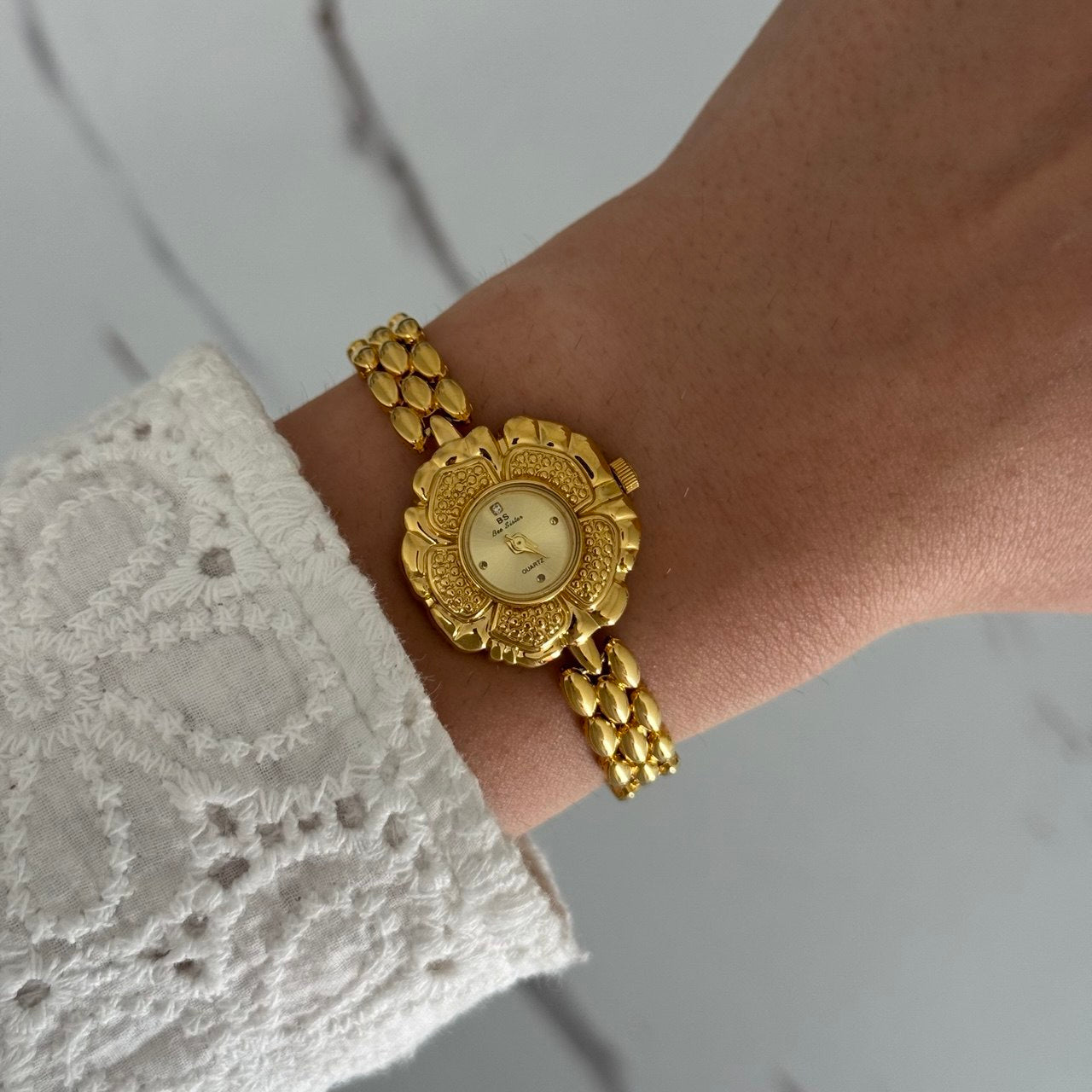 Vintage Vibe Floral Gold Mini watch