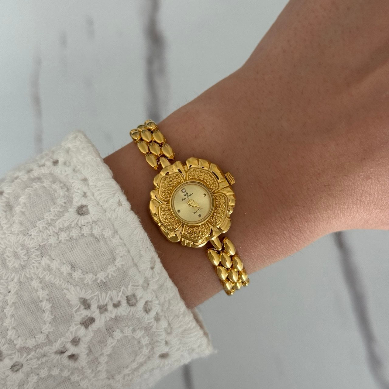 Vintage Vibe Floral Gold Mini watch