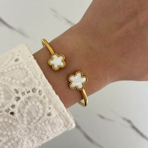 Gold Bracelet White Pearl Flowers