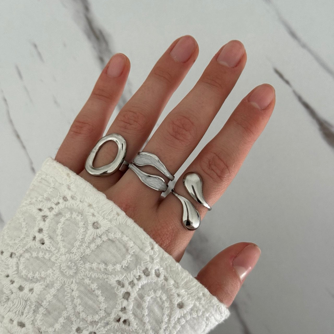 Set silver/white rings