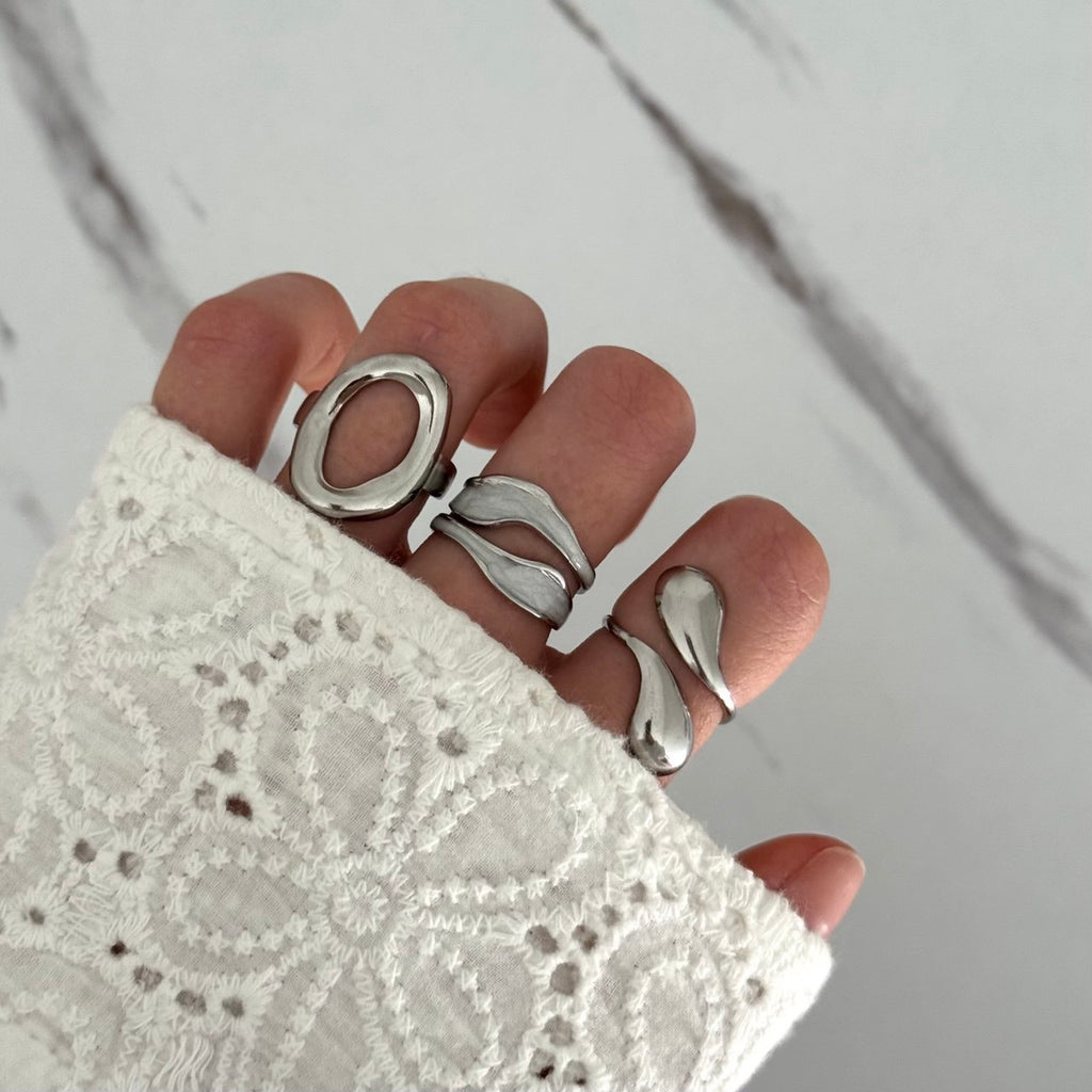 Set silver/white rings