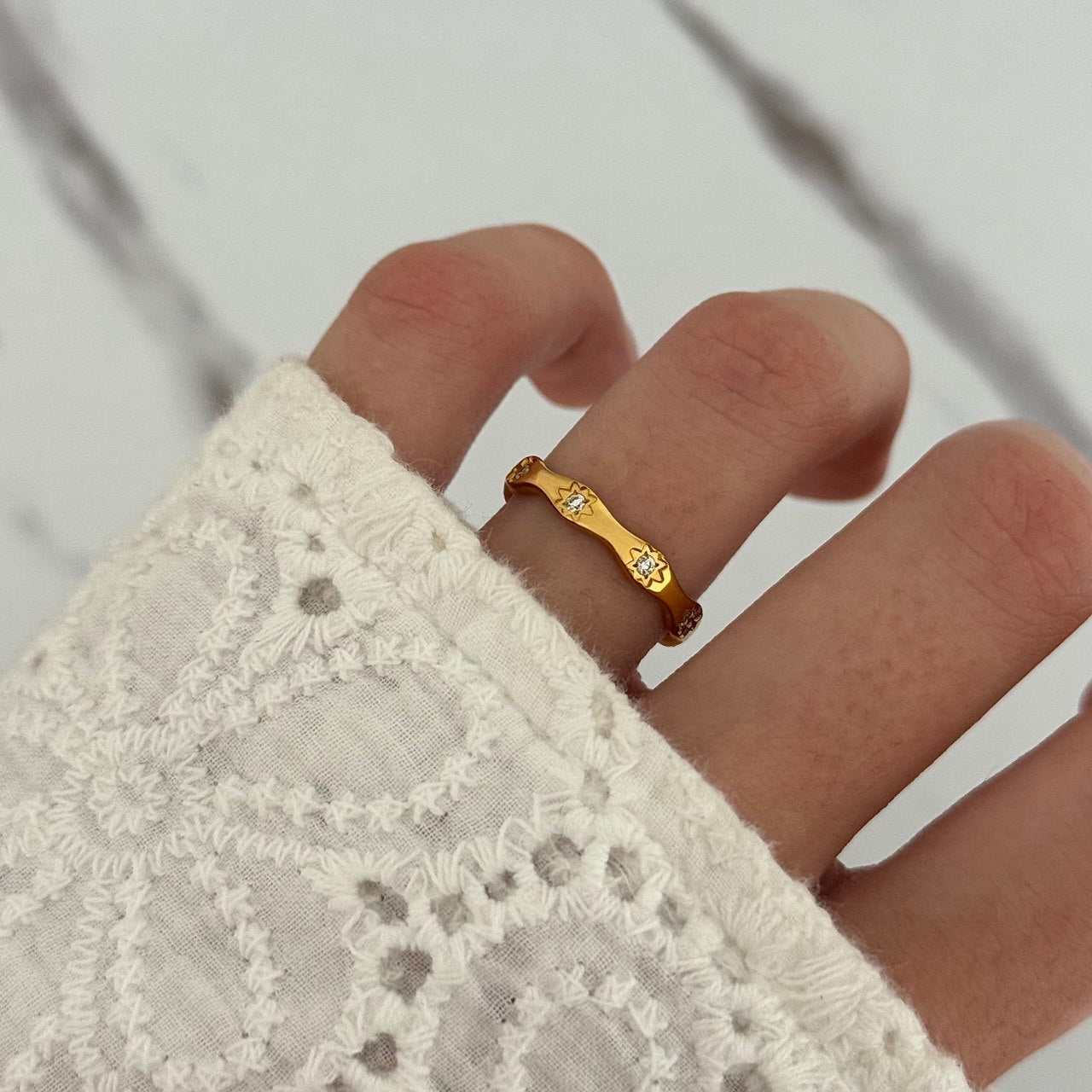 Gold ring Zircon Stone