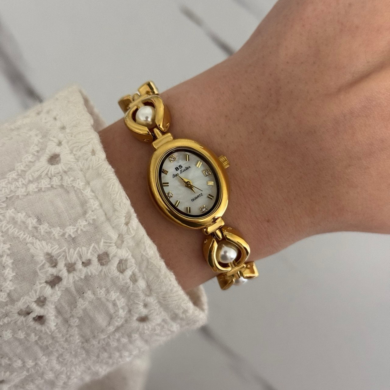 Gold/White Pearls Mini Watch