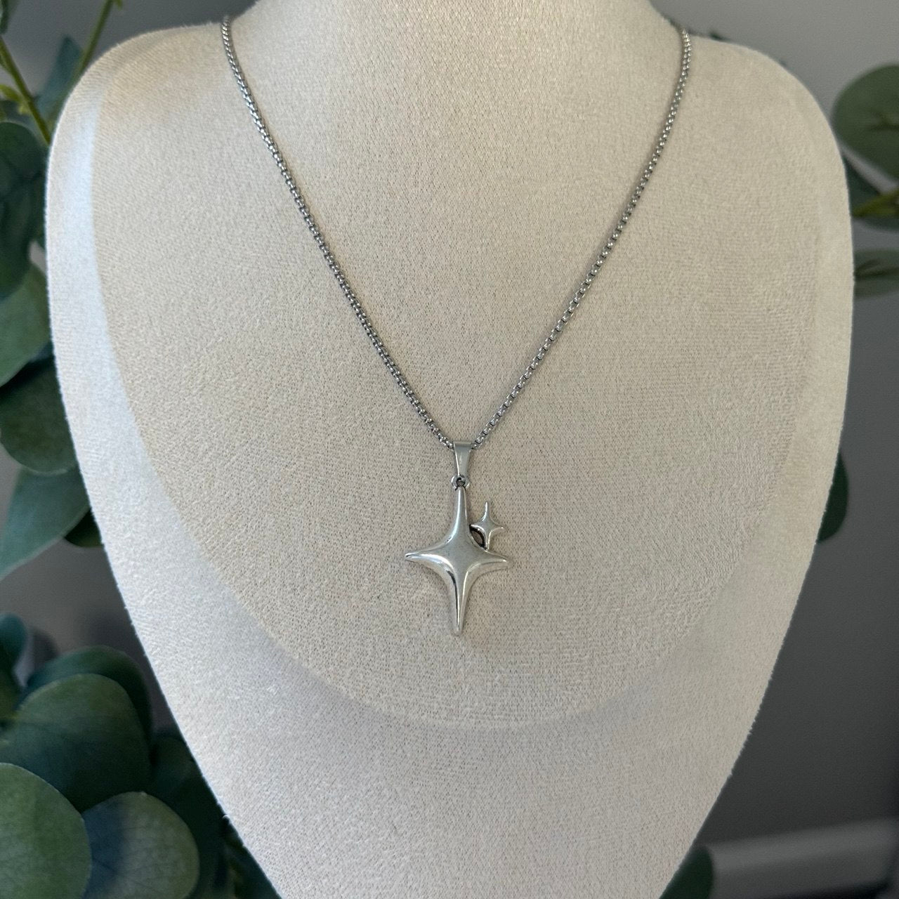 Silver Star Chain Necklace