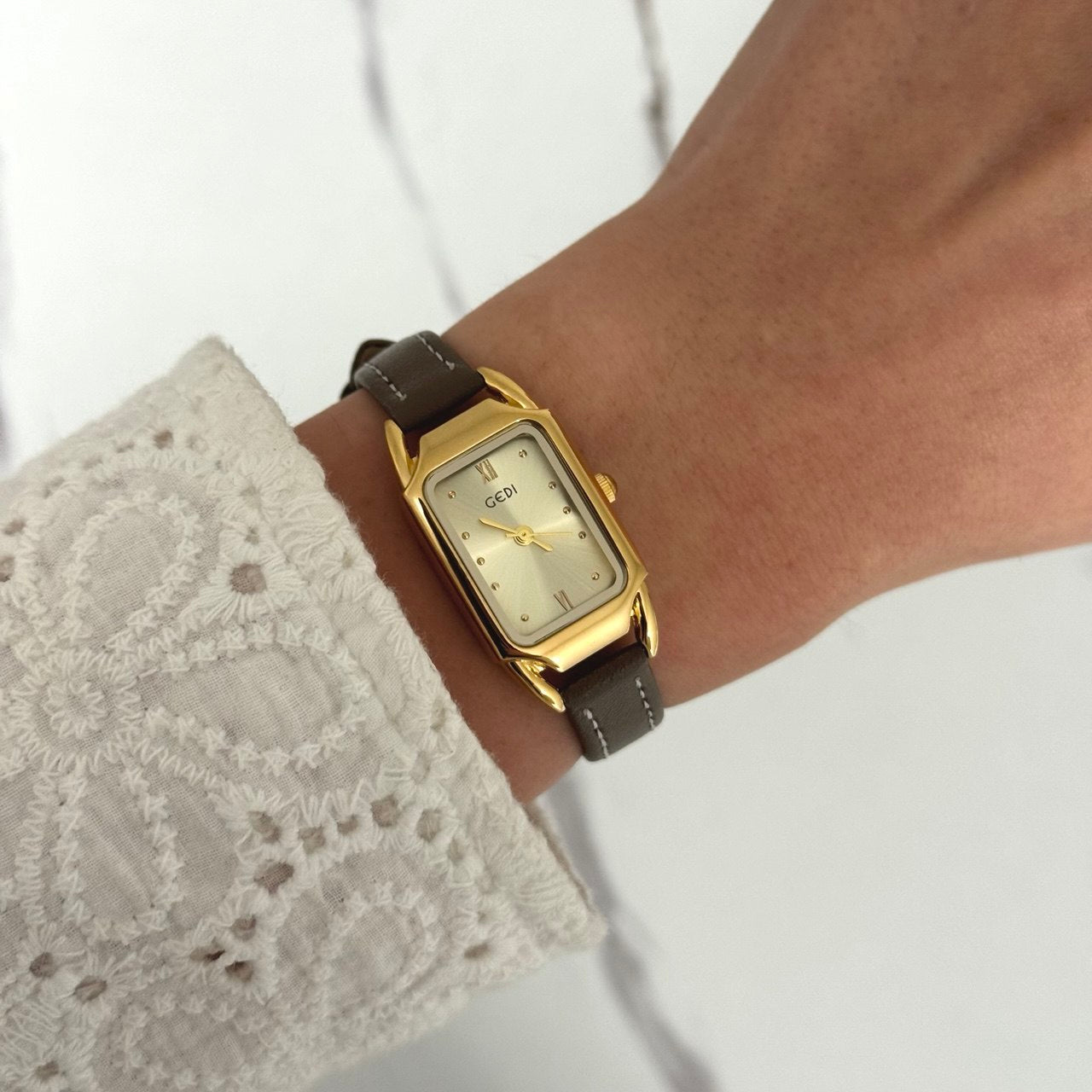 Retro Watch Gold Brown/Grey Leather Strap