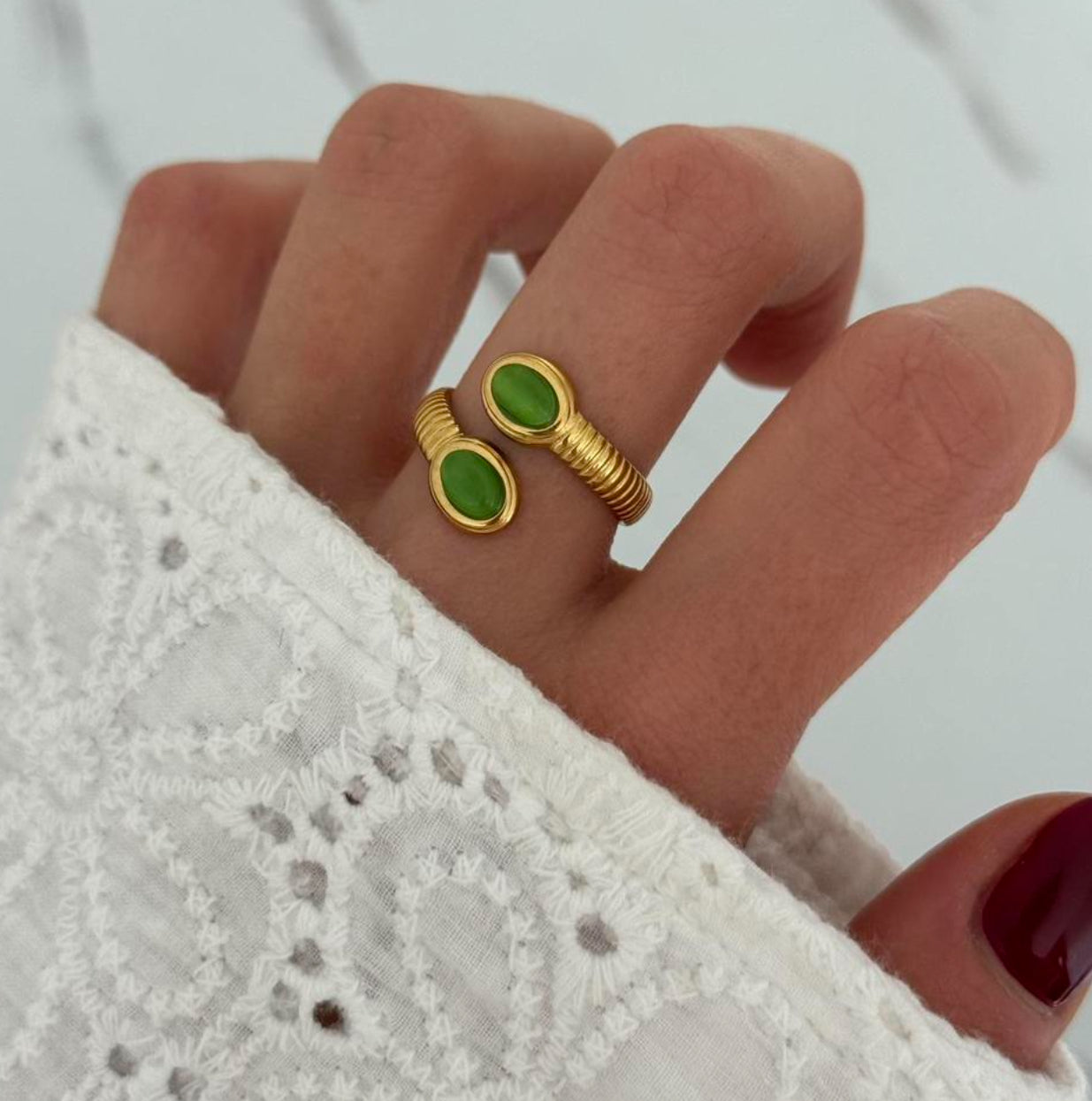 Vintage Ring Chameleon Green Stone