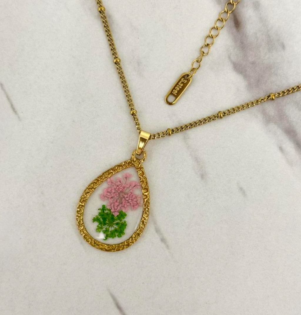 Vintage Gold Floral Necklace
