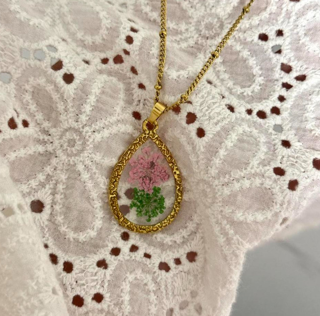 Vintage Gold Floral Necklace