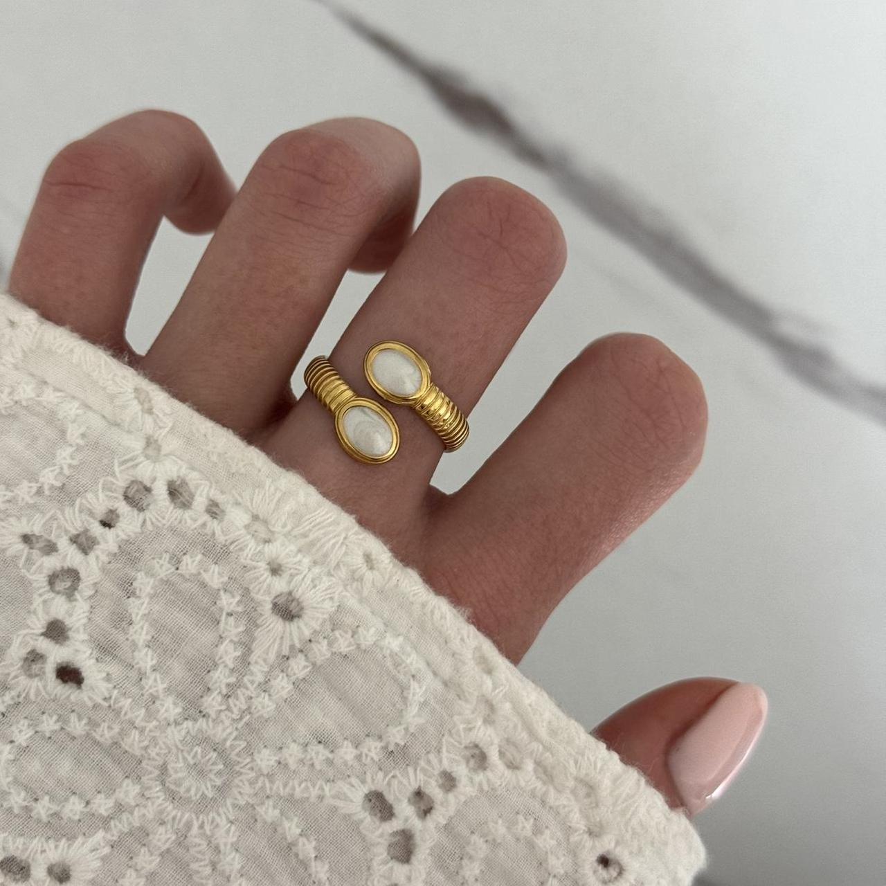 Gold/White Ring
