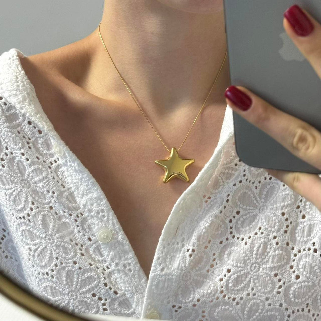 Gold Star Pedant Necklace