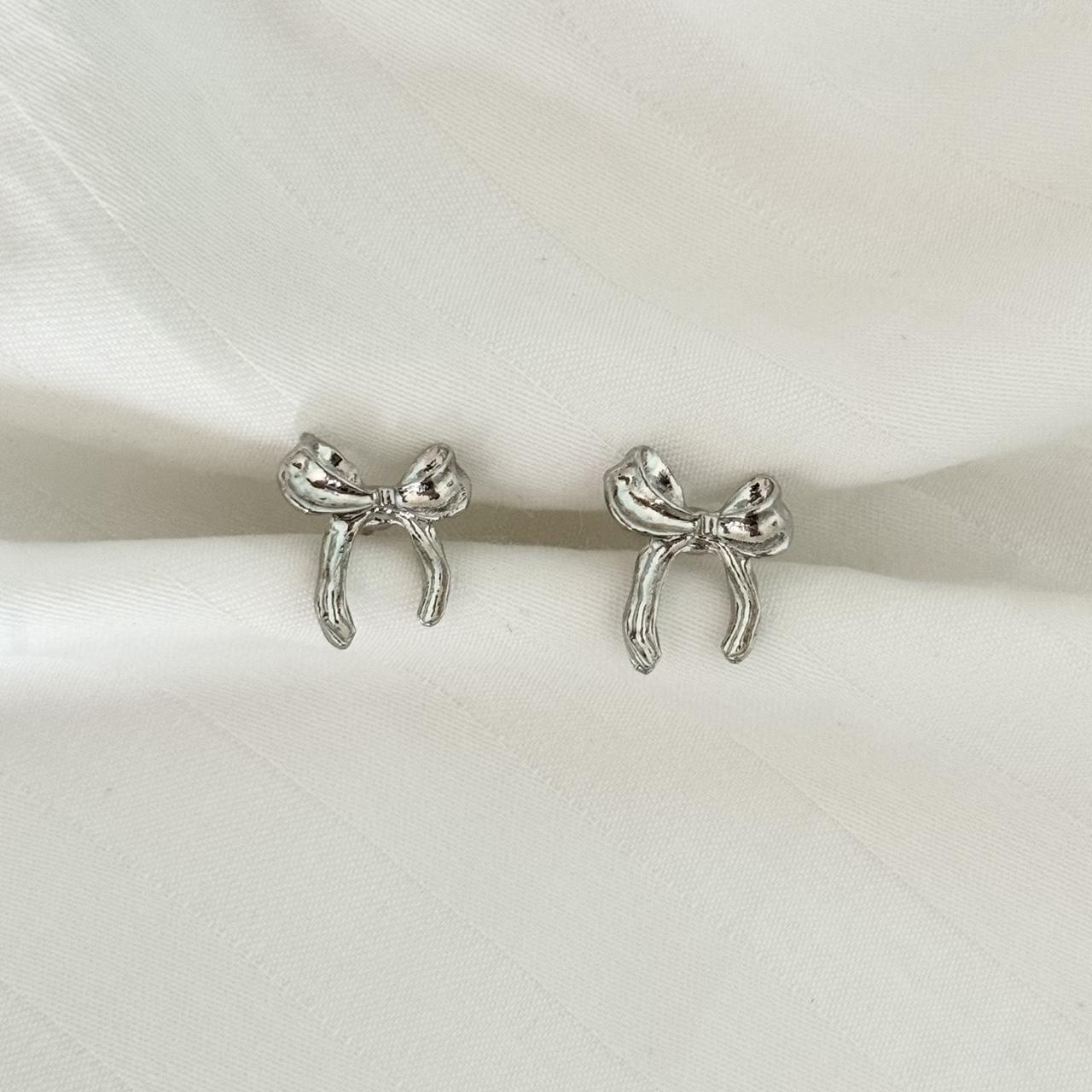 Earrings With Silver Bow