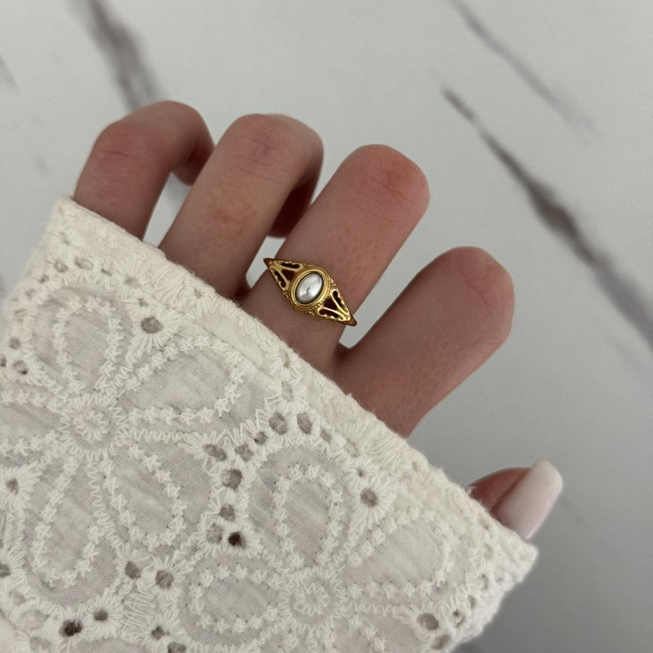 Vintage Vibe Gold Ring White Pearl