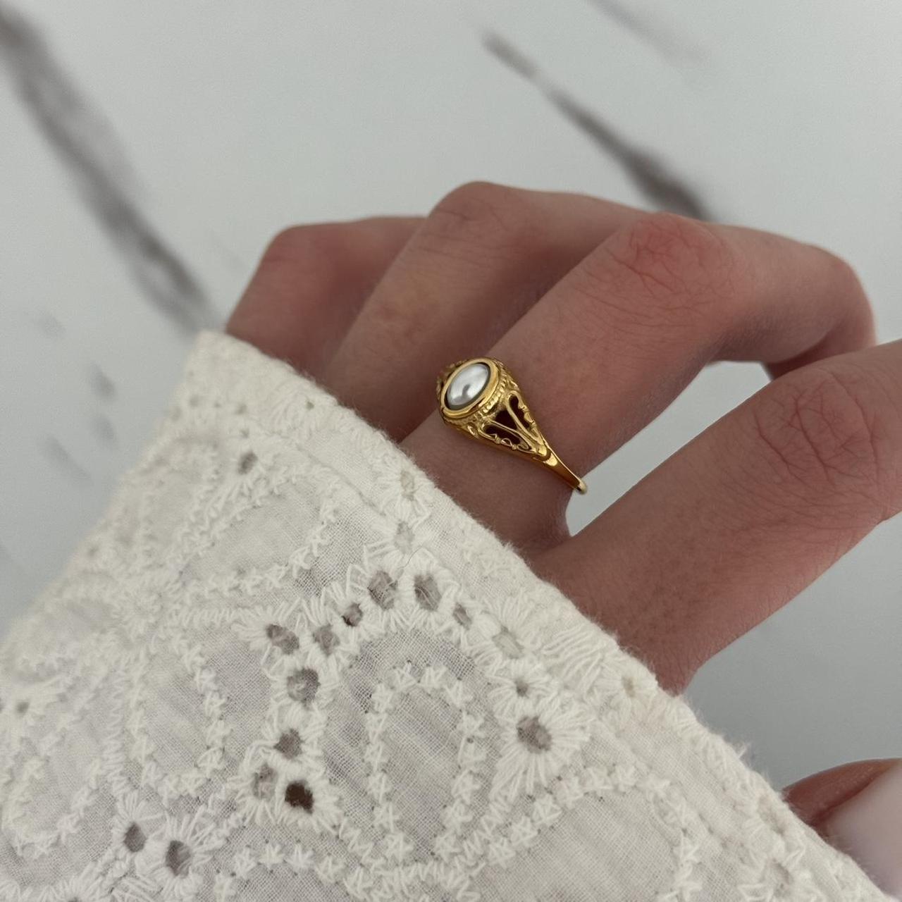 Vintage Vibe Gold Ring White Pearl