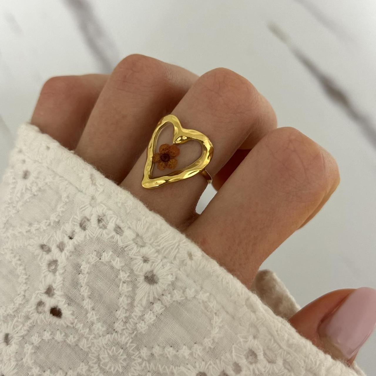 Vintage Style Gold Floral Heart Ring