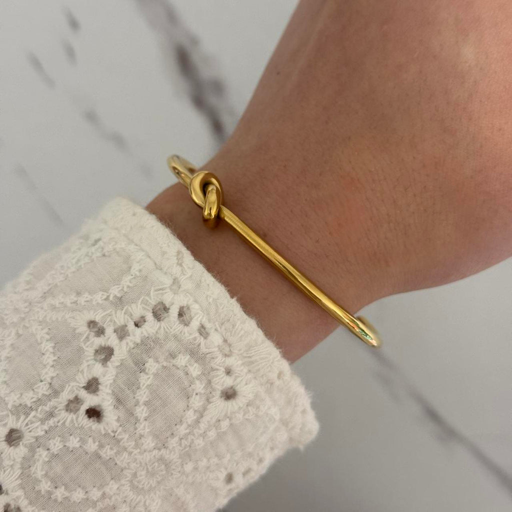 Gold Bracelet Knot