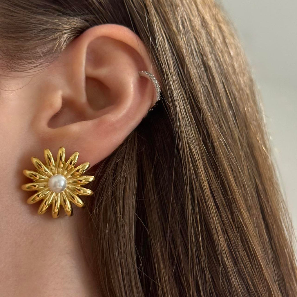 Gold Floral Daisies Earrings