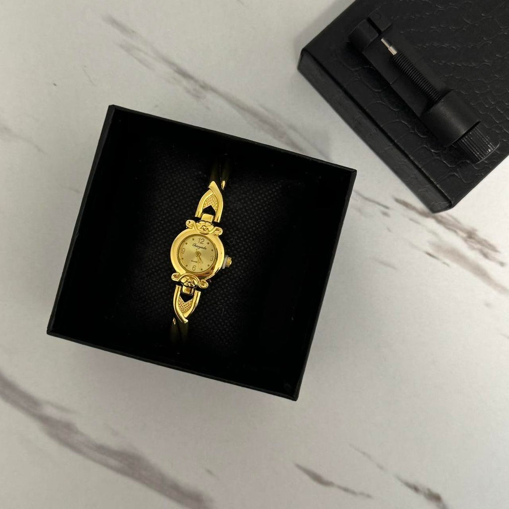 Vintage Vibe Gold Mini Watch