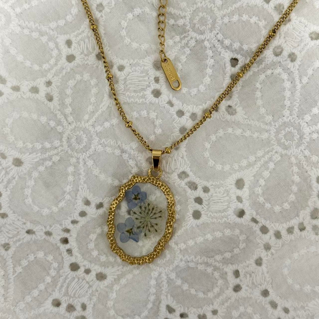 Vintage Vibe Floral Gold Necklace