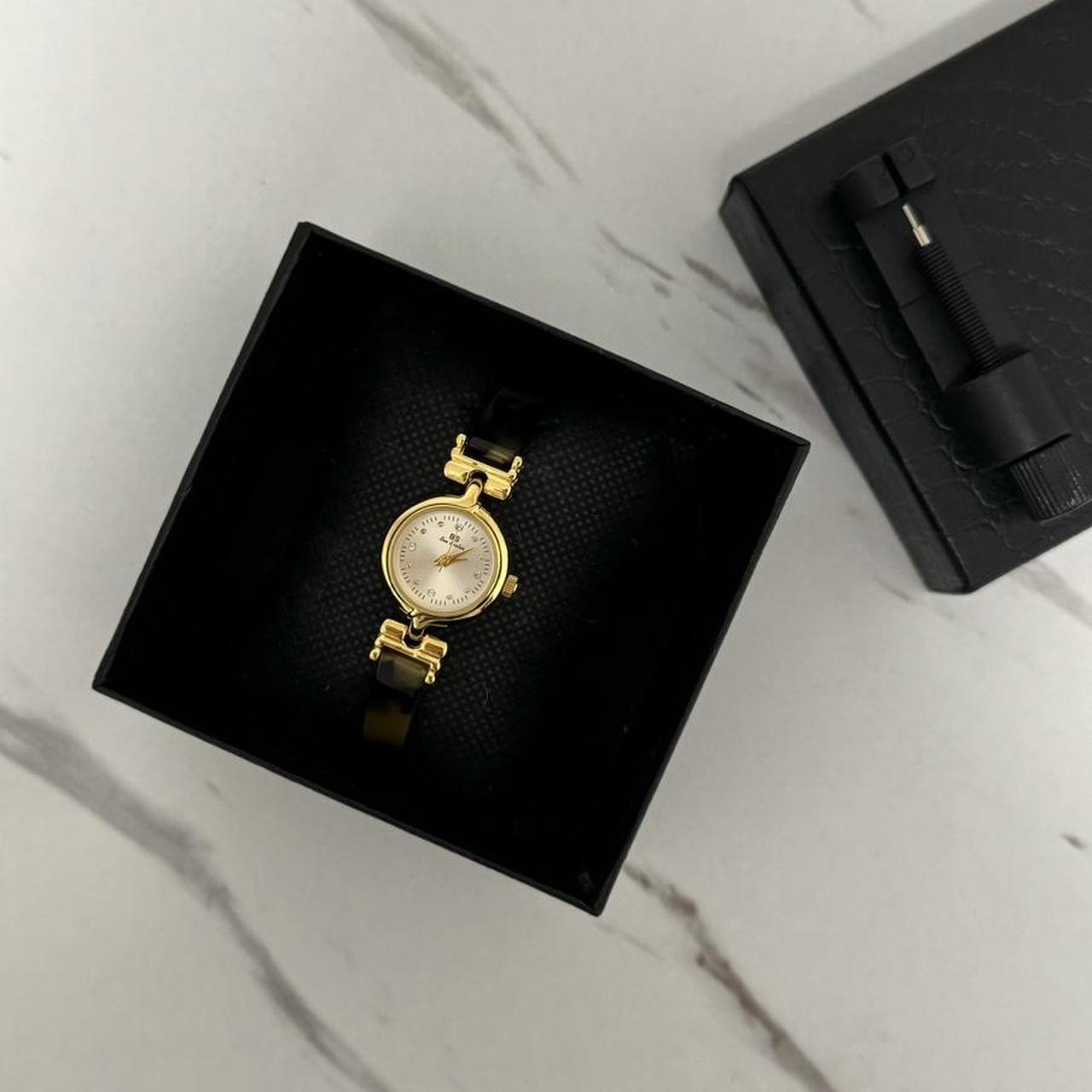 Round Brown/Gold Watch