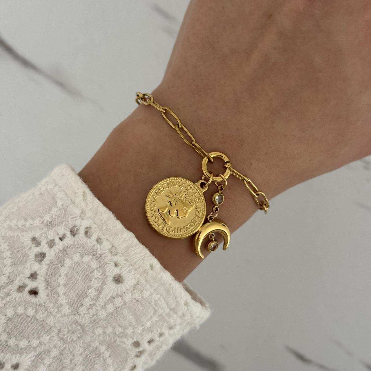 Gold Pedant Chain Bracelet