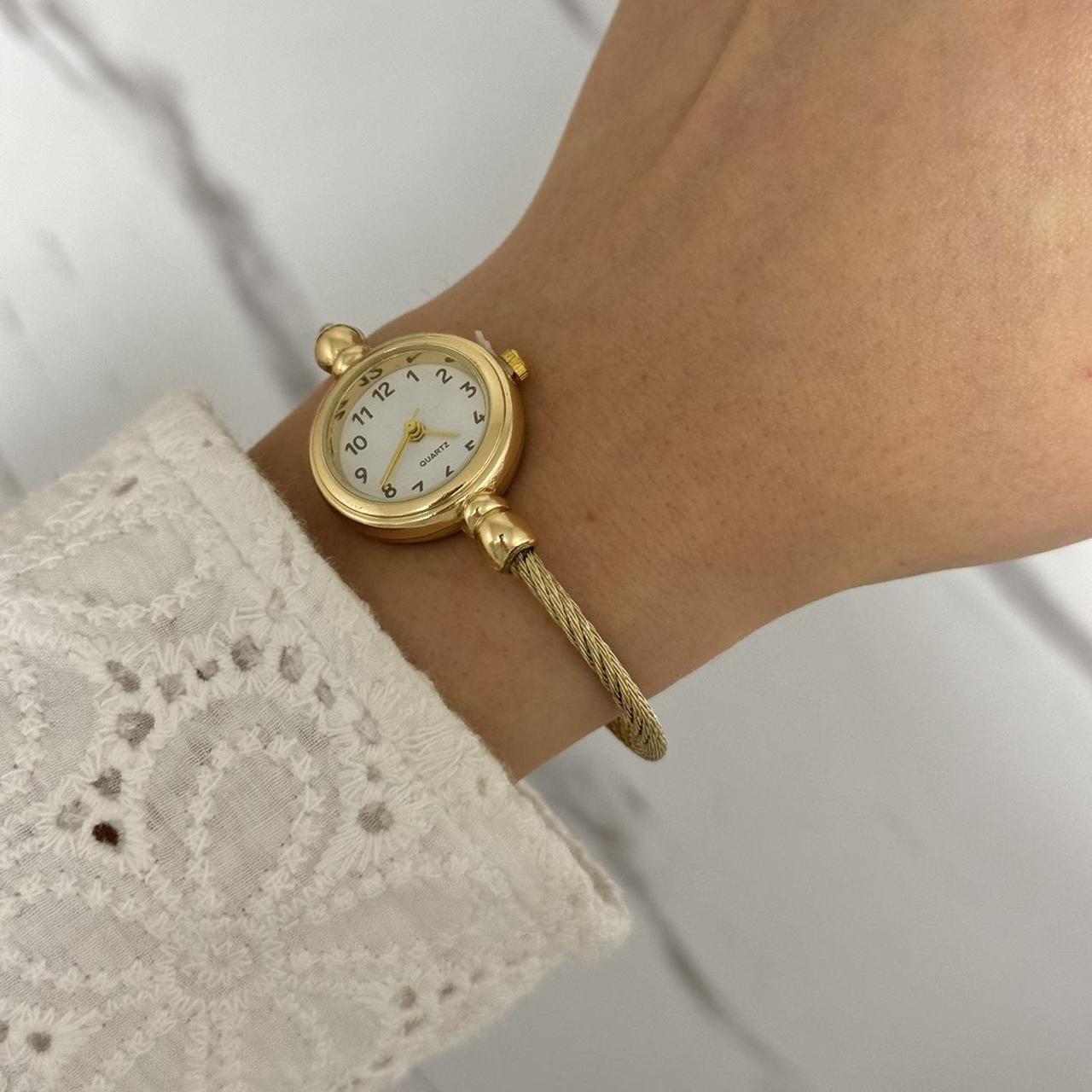 Retro Round Gold Watch