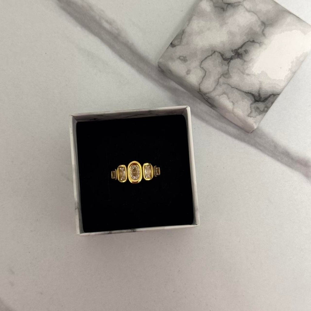 Gold ring zircon stone