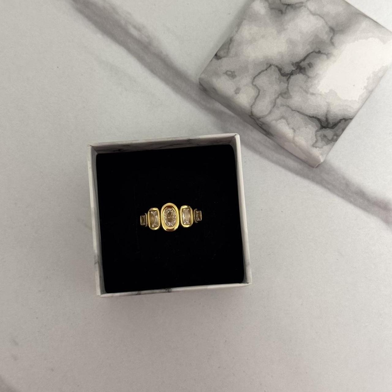 Gold ring zircon stone