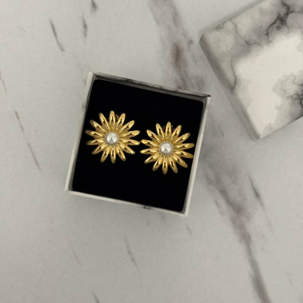 Gold Floral Daisies Earrings