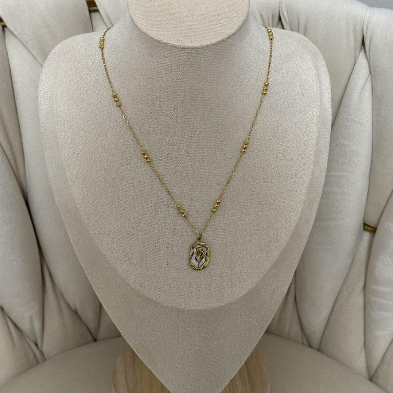 Gold necklace with a Pendant