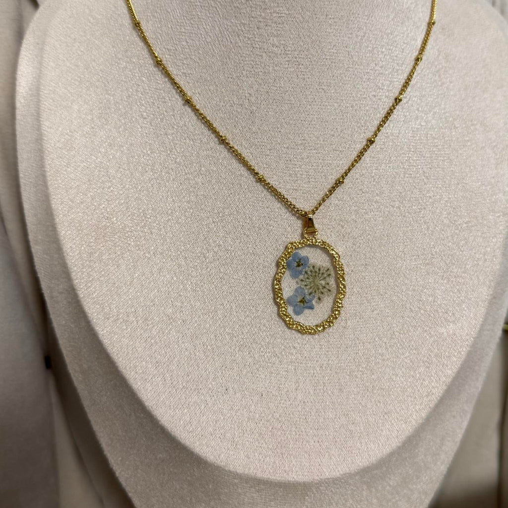 Vintage Vibe Floral Gold Necklace