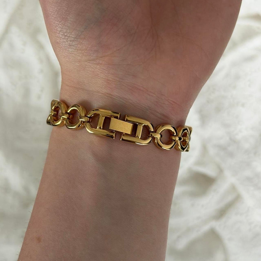 Gold mini watch pearls