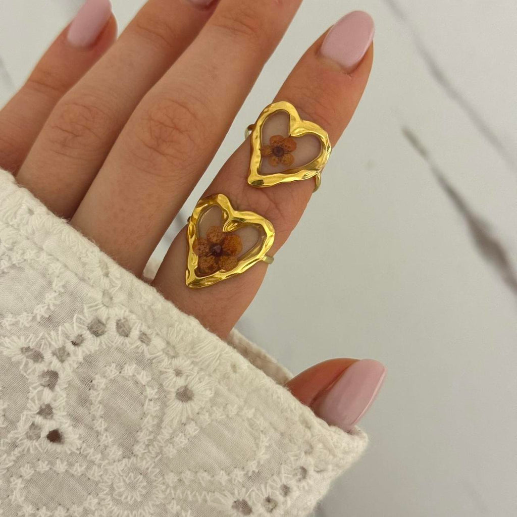 Vintage Style Gold Floral Heart Ring