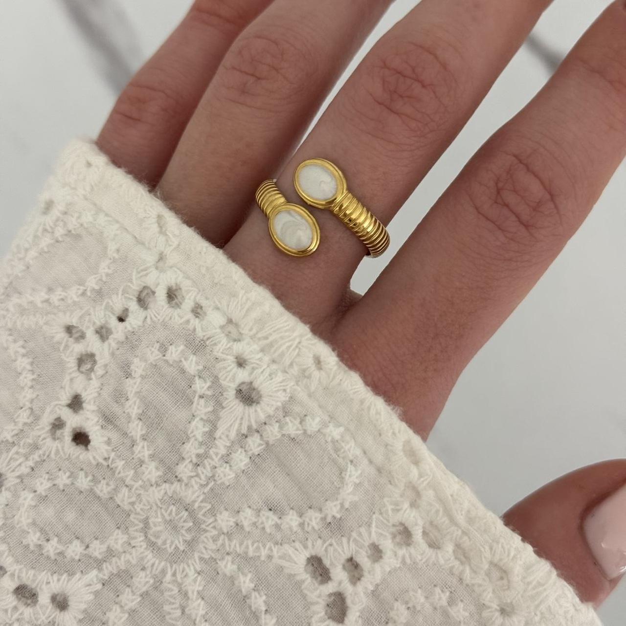 Gold/White Ring