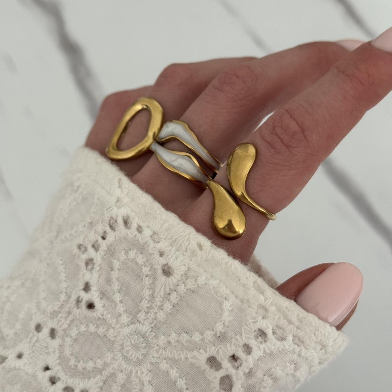 Gold/White Rings Set of 3