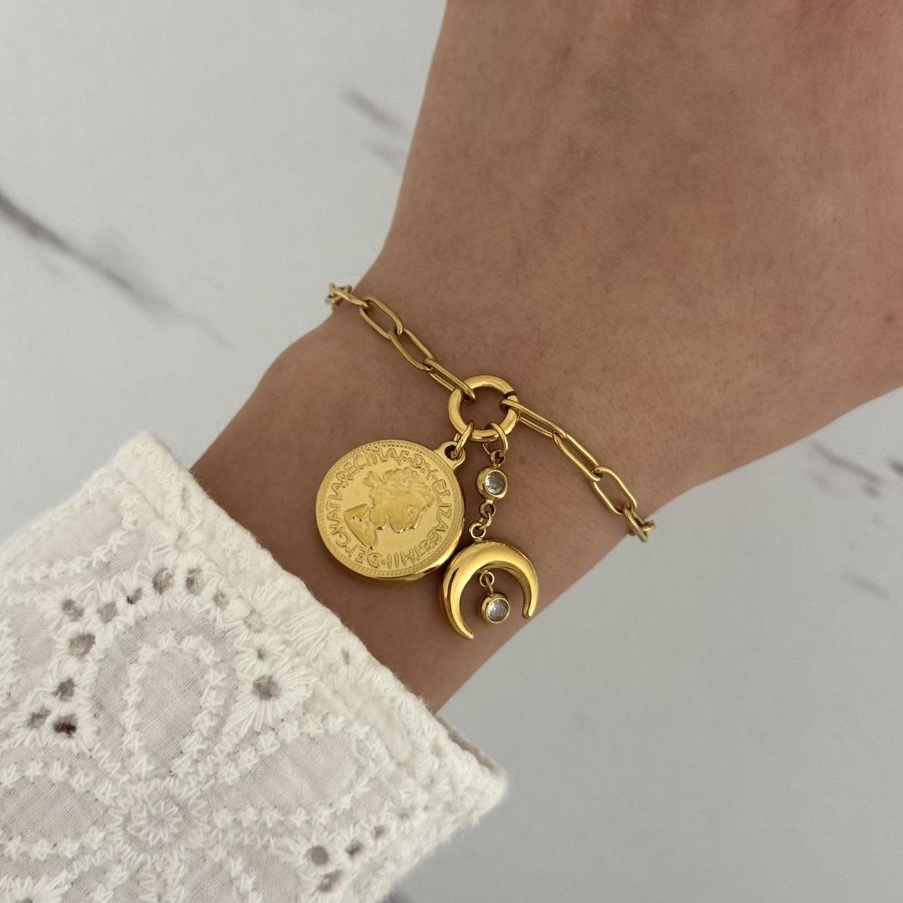 Gold Pedant Chain Bracelet