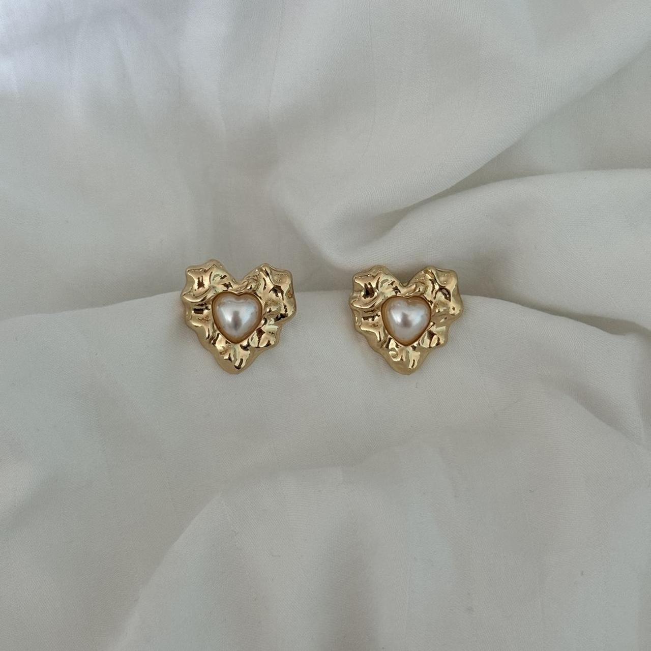 Gold/Pearl Heart-Shaped Earrings
