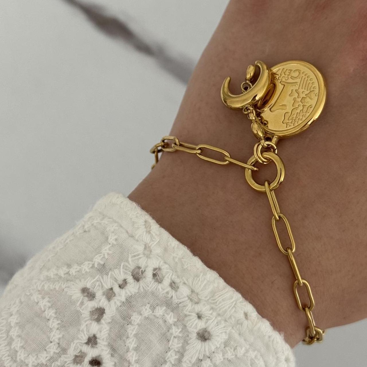 Gold Pedant Chain Bracelet
