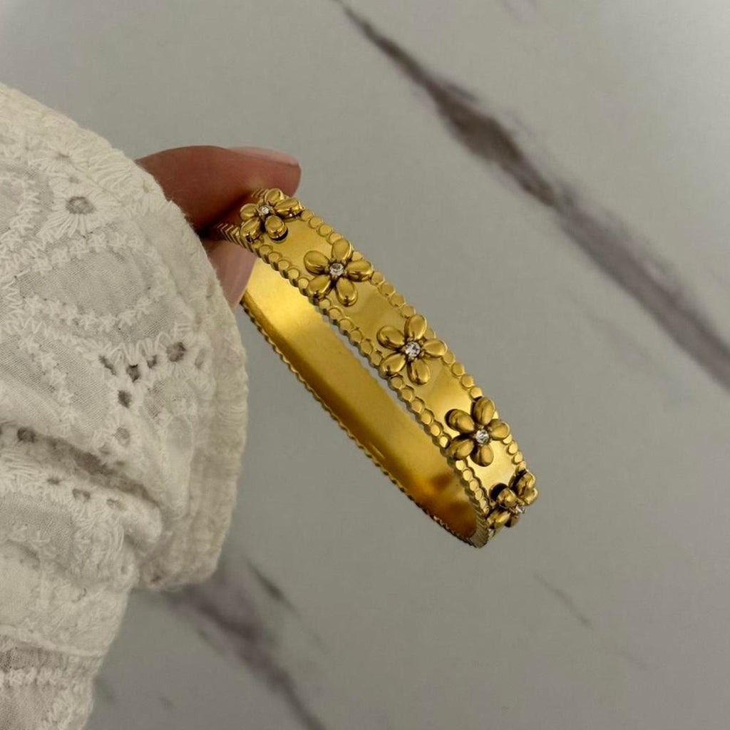 Vintage Vibe Gold Bracelet With Flowers