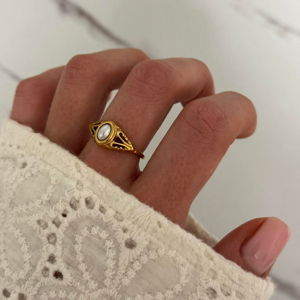 Vintage Vibe Gold Ring White Pearl