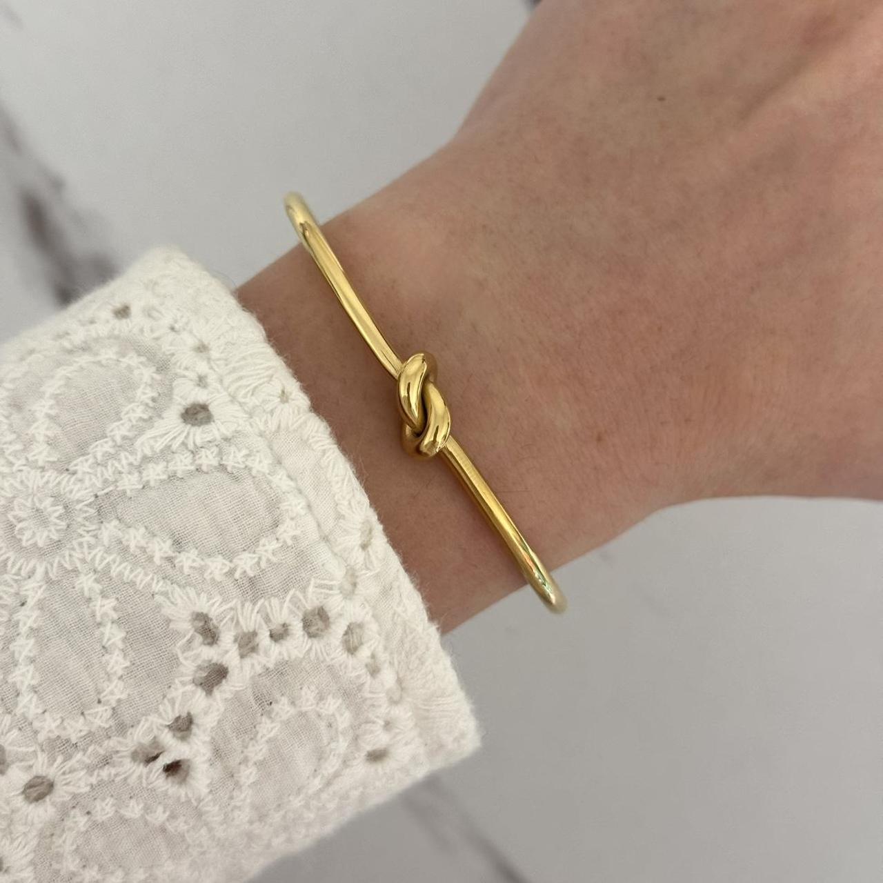 Gold Bracelet Knot