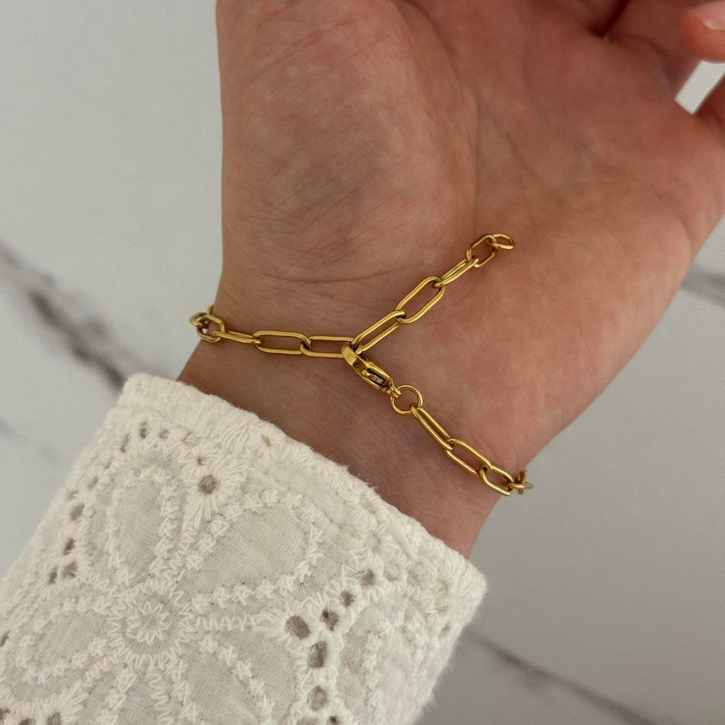 Gold Pedant Chain Bracelet