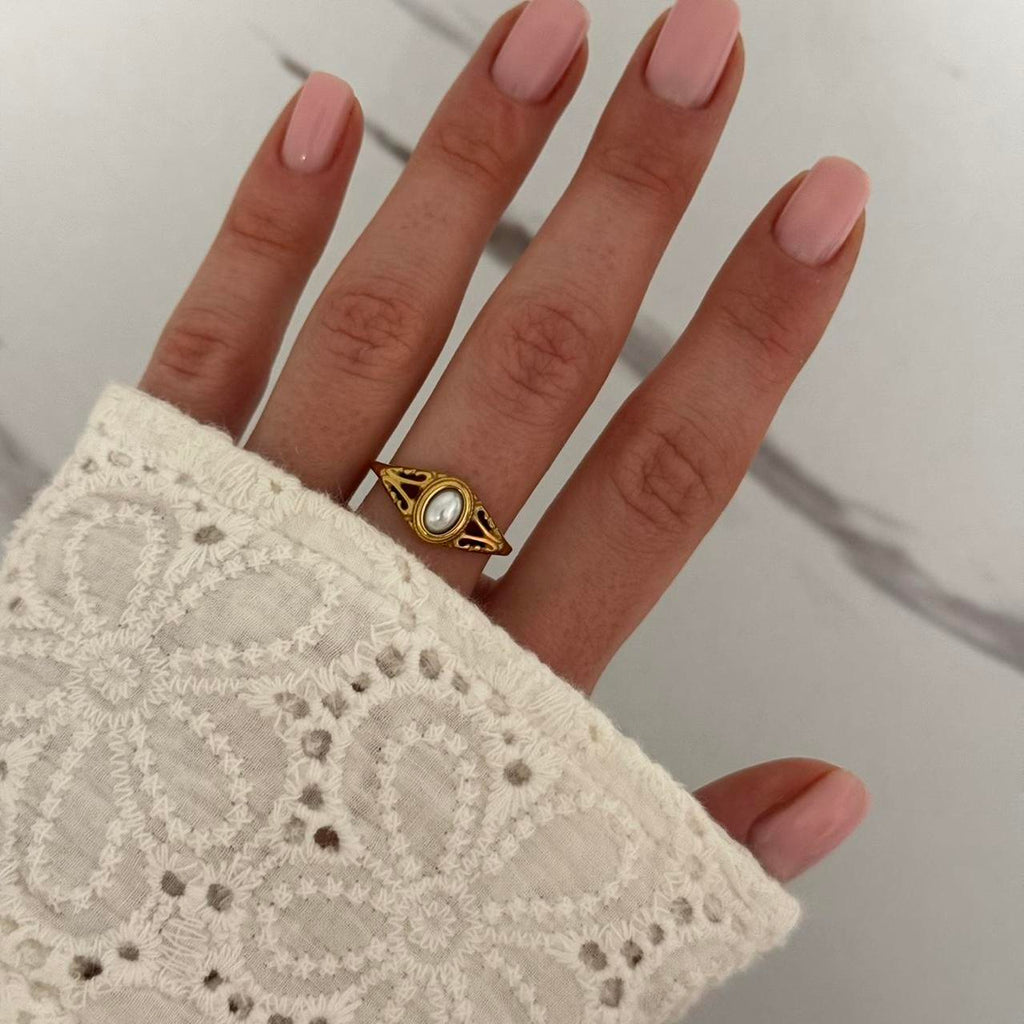 Vintage Vibe Gold Ring White Pearl