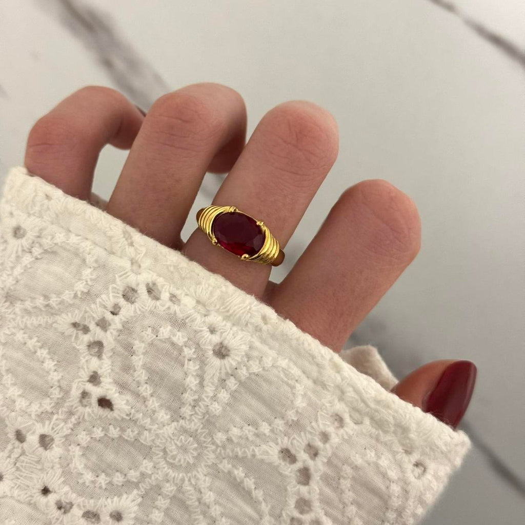 Vintage Vibe Gold Ring Burgundy Zircon Stone