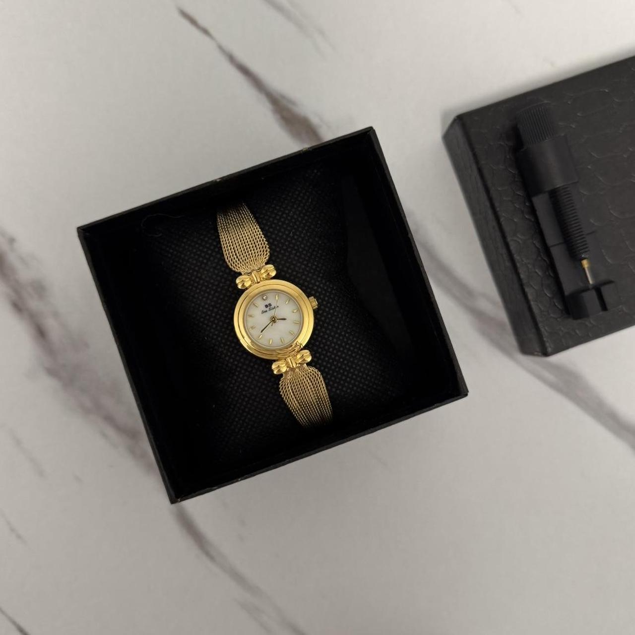 Gold White Round Watch