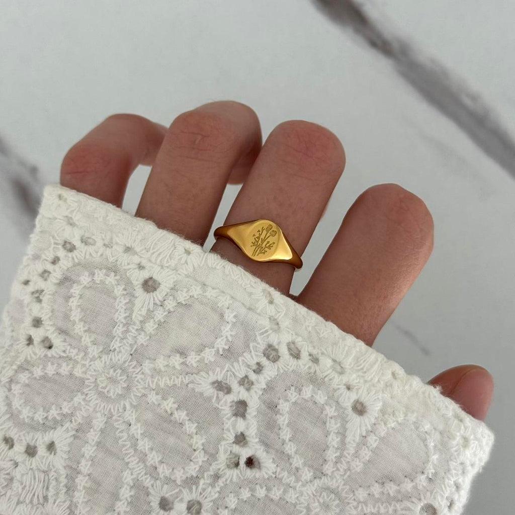 Vintage Style Gold Floral Ring