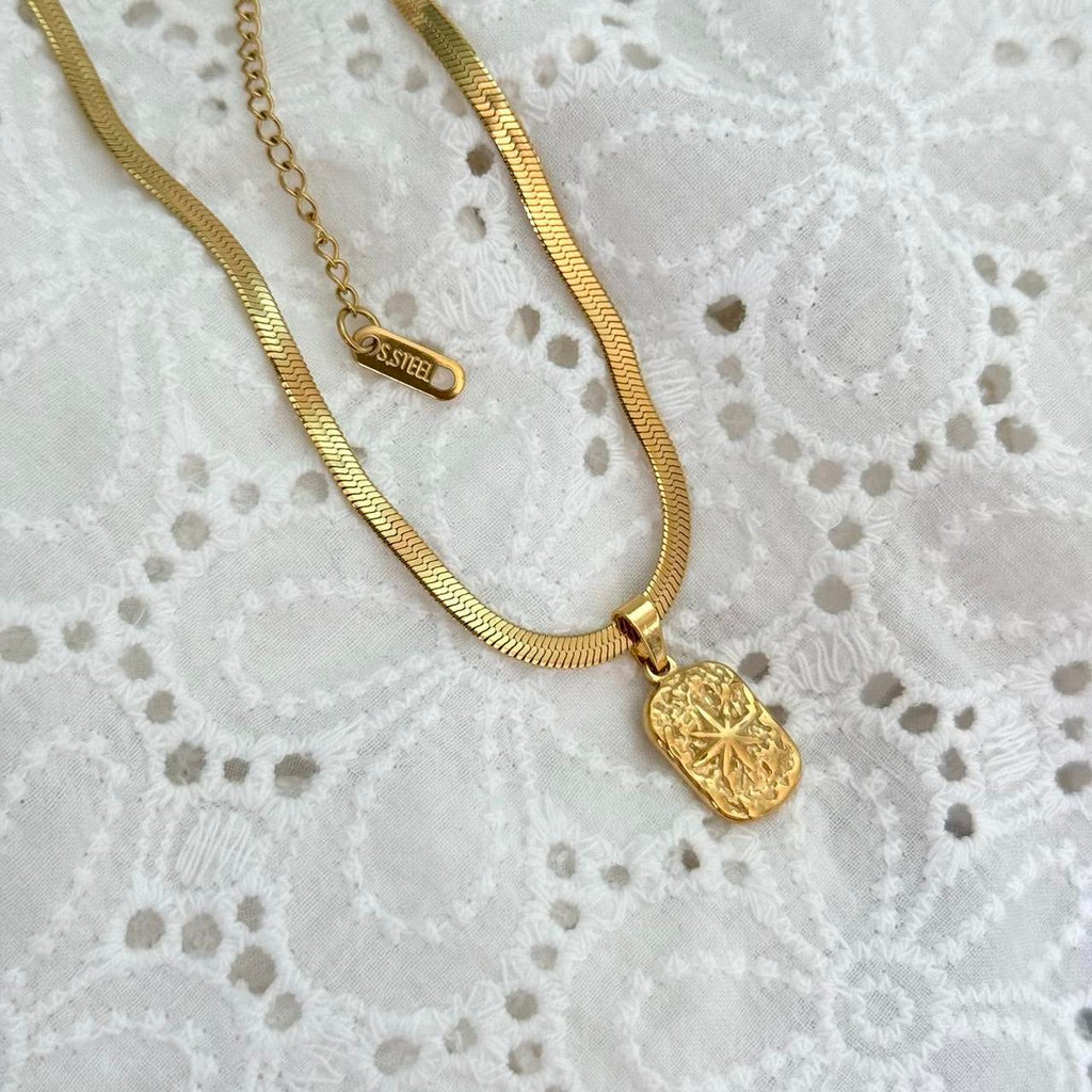 Vintage Inspired Gold Pedant Necklace