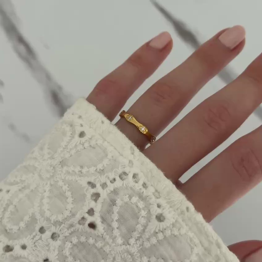 Gold ring Zircon Stone