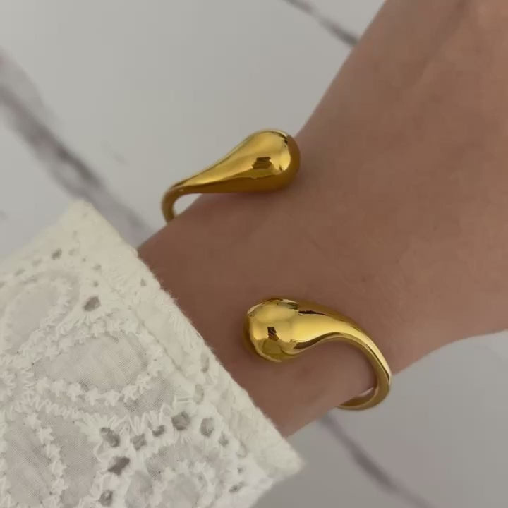 Gold Drops Bracelet