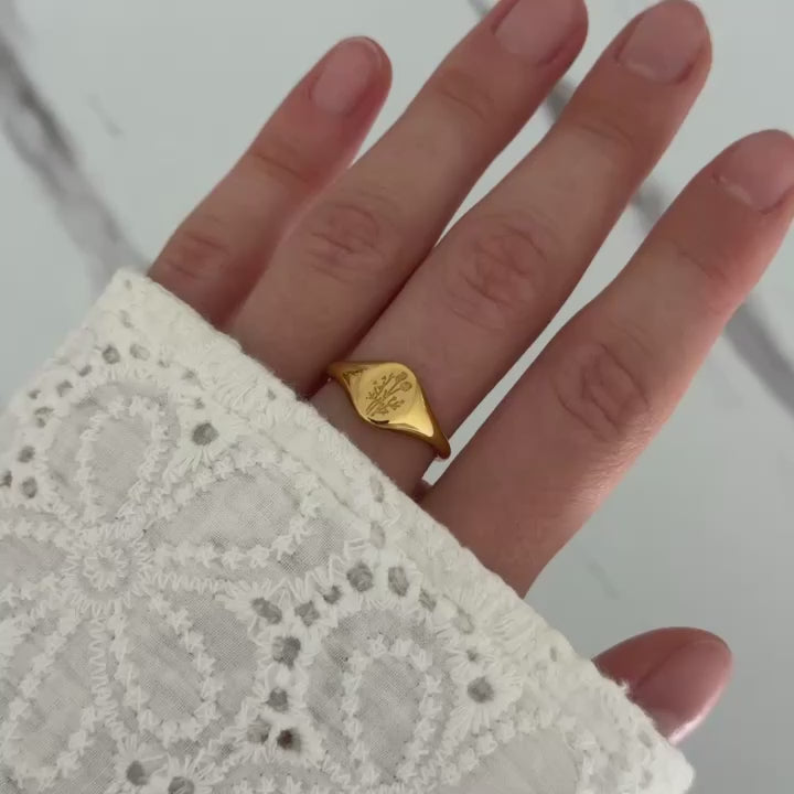 Vintage Style Gold Floral Ring