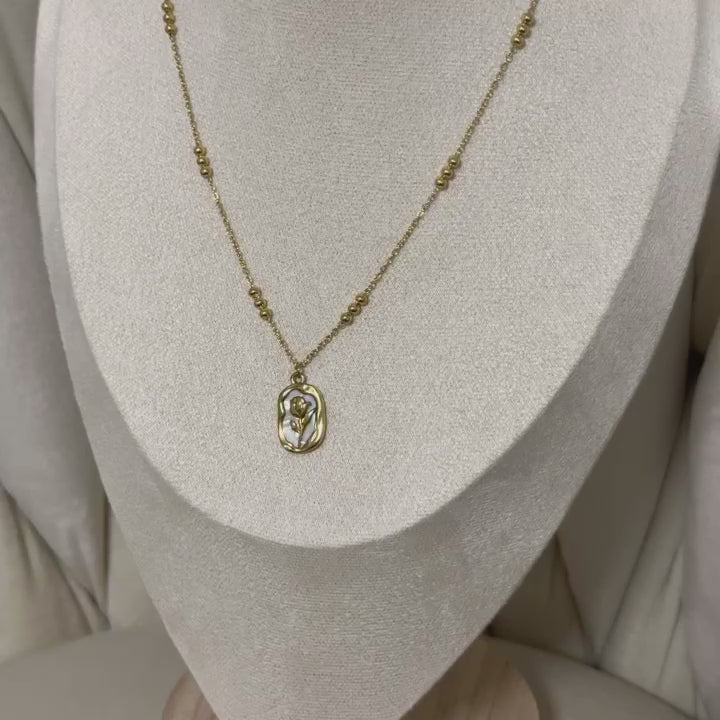 Gold necklace with a Pendant